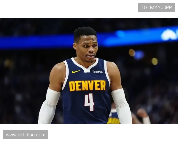 威斯布鲁克单打主导但得分效率不如巅峰